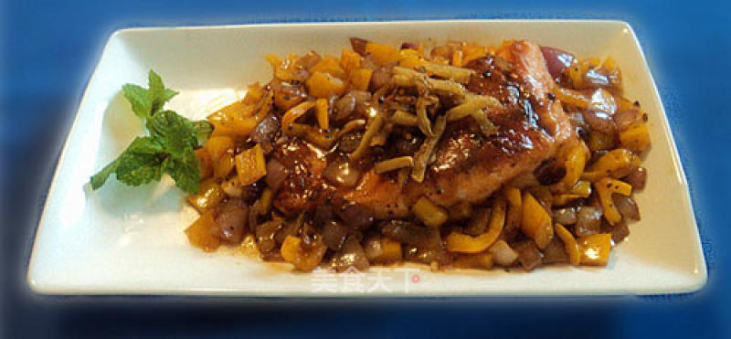 Salmon with Onion and Black Pepper Sauce recipe