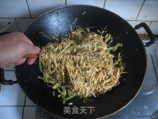 Braised Noodles with Beans recipe
