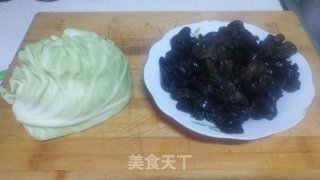 Stir Fried Fungus with Cabbage recipe