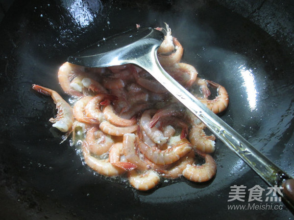 Stir-fried Sea Prawns with Enoki Mushrooms recipe