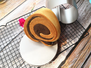 Heart-shaped Two-color Bread recipe