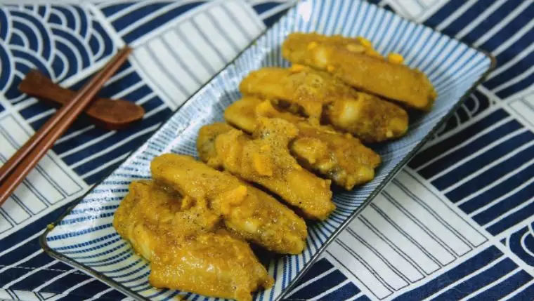 Salted Egg Yolk Chicken Wings recipe