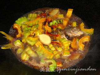 Dinner Time-bitter Melon Braised Phnom Penh Pomfret recipe