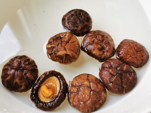 Fried Yuba with Mushrooms and Fungus recipe