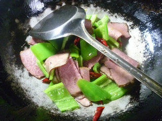 Stir-fried Beef with Green Pepper recipe