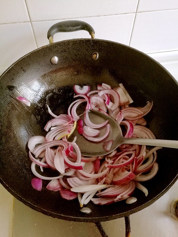 Stir-fried Tripe with Onions recipe