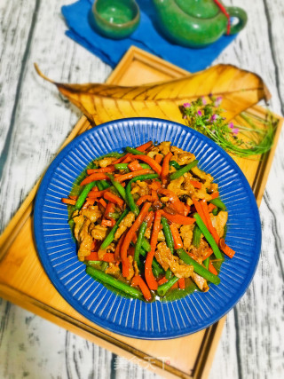 Stir-fried Shredded Pork with Carrots recipe