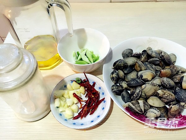 Stir-fried Clams with Homemade Onion and Garlic recipe