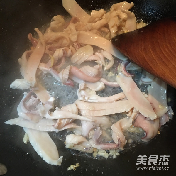 Stir-fried Bell Pepper with Dried Squid recipe