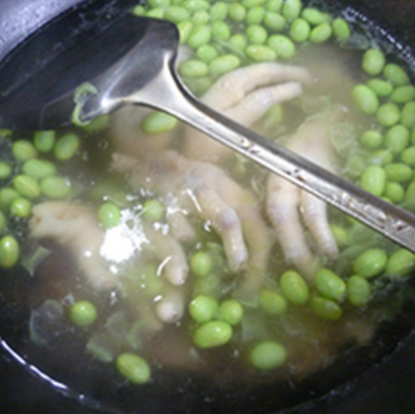 Edamame Chicken Feet Soup recipe