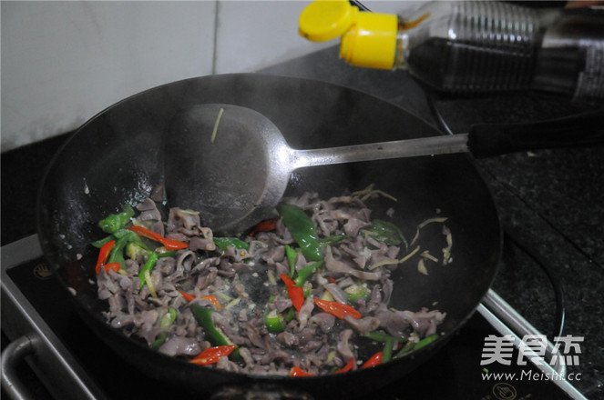 Dad’s Favorite Dish to Go with Alcohol---stir-fried Chicken Gizzard Flowers recipe