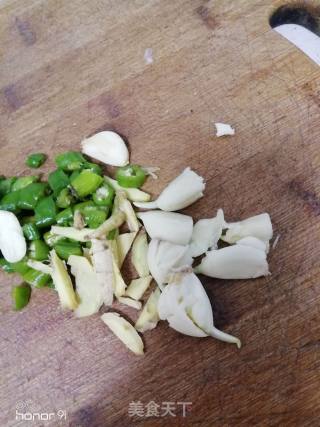 Stir-fried Duck Blood with Vegetables recipe