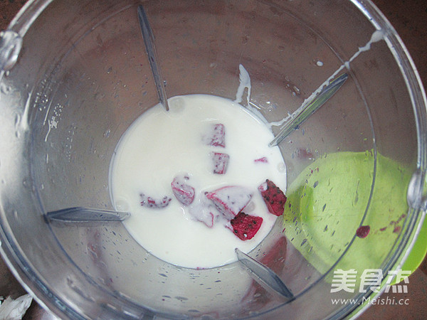 Dragon Fruit Milkshake recipe