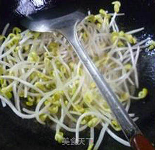 Stir-fried Soy Sprouts with Shredded Lettuce recipe