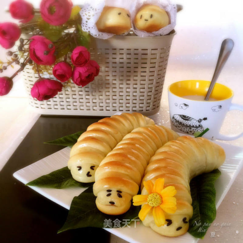 Soup Type Caterpillar Bread
