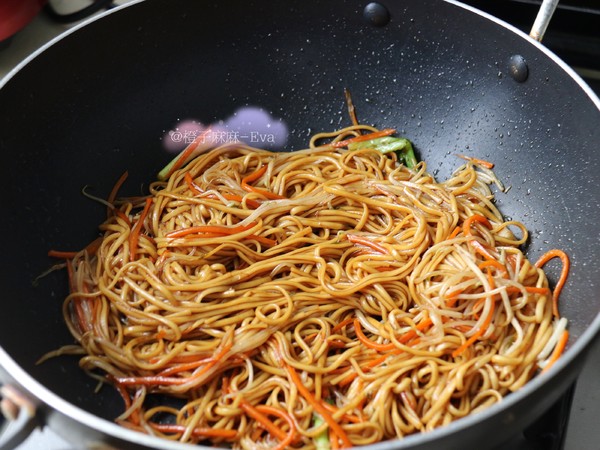 Fried Noodles with Shredded Beef recipe