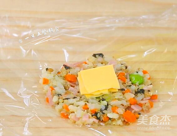 Shrimp, Miscellaneous Vegetables and Cheese Rice Ball Baby Food Supplement, Cooked Rice + Carrot recipe