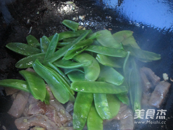 Stir-fried Snow Peas recipe