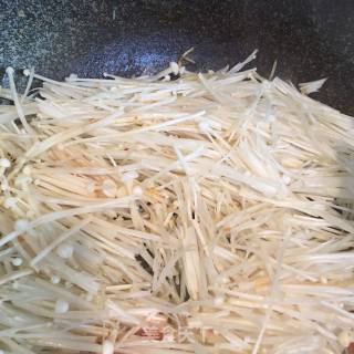 Braised Enoki Mushrooms with Cherry Tomatoes recipe