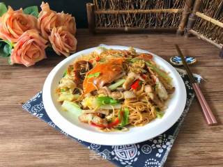 Fried Noodles with Seafood recipe