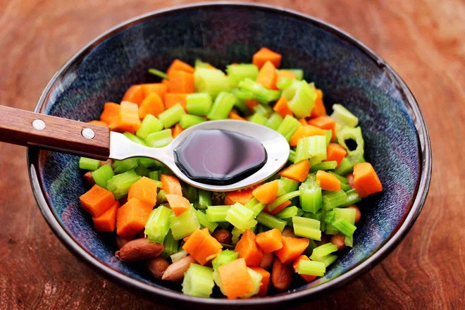Cold Peanuts and Seasonal Vegetables recipe