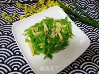 Stir-fried Yuba with Green Pepper recipe