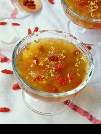 Peach Gum, Wolfberry and White Fungus Sweet Soup recipe