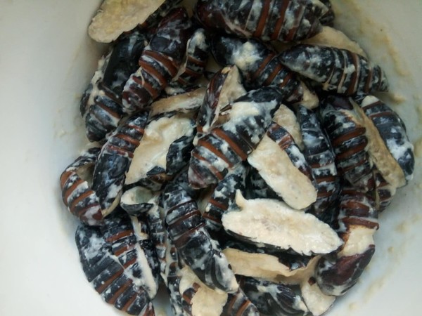 Dry Stir-fried Silkworm Pupa recipe