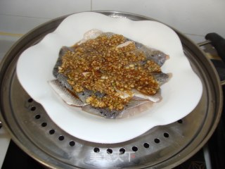 Steamed Sea Bass Fillet with Garlic recipe