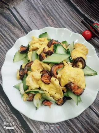 Fried Sea Cucumber with Cucumber and Egg recipe