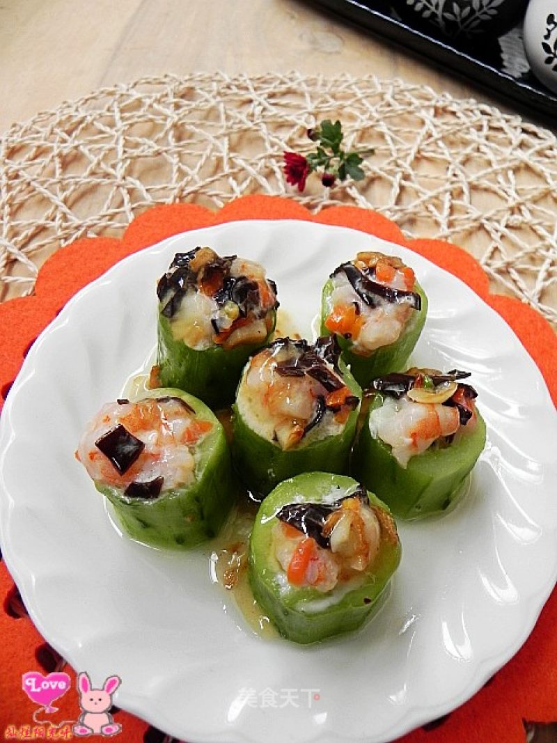 The Delicious Pile-shrimp and Cucumber Cup recipe