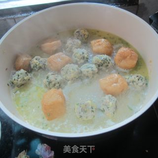 Leek Pork Meatball Soup recipe