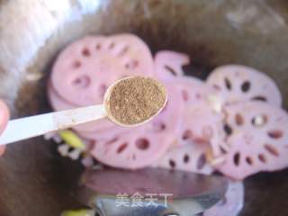 Stir-fried Rouge Lotus Root recipe