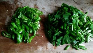 Stir-fried Chili with Chives recipe