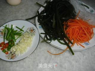 Seaweed Mixed with Carrot and Kelp recipe