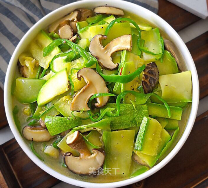 Zucchini Stir-fried Shiitake Mushrooms recipe