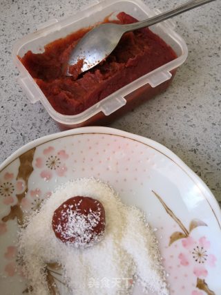 Coconut Hawthorn Balls recipe