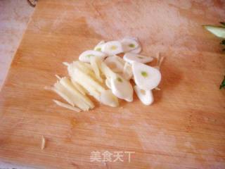 Scrambled Eggs with Enoki Mushroom and Cucumber recipe