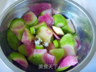 [yiru's Private Room Refreshing Cold Dishes] Simple and Cheap Dishes to Go with Wine---spicy Mixed Radish Skins recipe