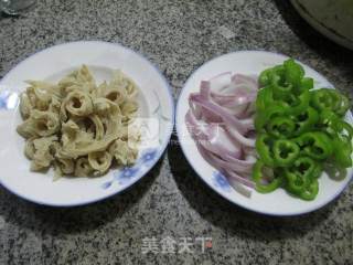 Fried Gluten with Pepper and Onion recipe