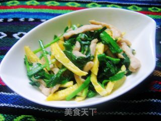 Stir-fried Shredded Pork with Leek and Egg Skin recipe