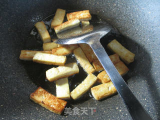 Stir-fried Lao Tofu with Crispy Cashew Nuts recipe