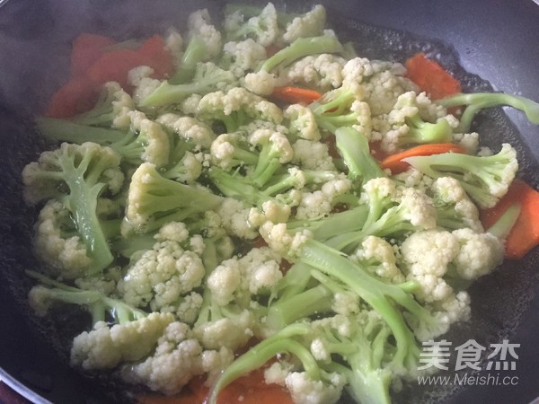 Stir-fried Cauliflower with Bacon recipe