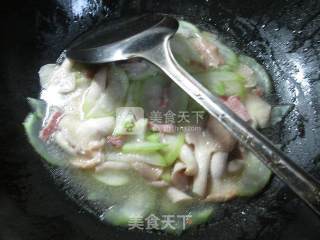 Boiled Long Melon with Bacon Xiu Zhen Mushroom recipe