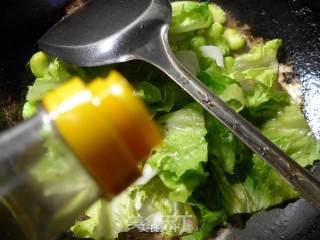 Stir-fried Rice Cake with Lettuce and Broad Beans recipe