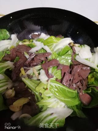 Stir-fried Duck Blood with Vegetables recipe