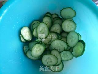 Shrimp and Cucumber Preserved Egg Soup recipe