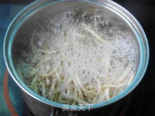 Tofu Skin Mixed with Three Shreds recipe