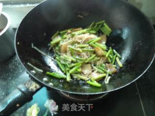 Stir-fried Noodle with Garlic Pork Belly recipe