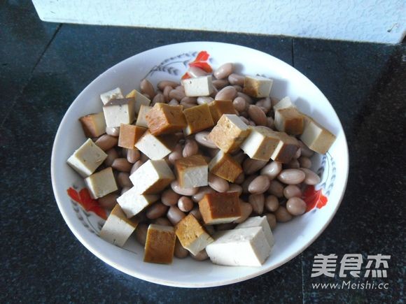 Peanuts Mixed with Dried Tofu recipe